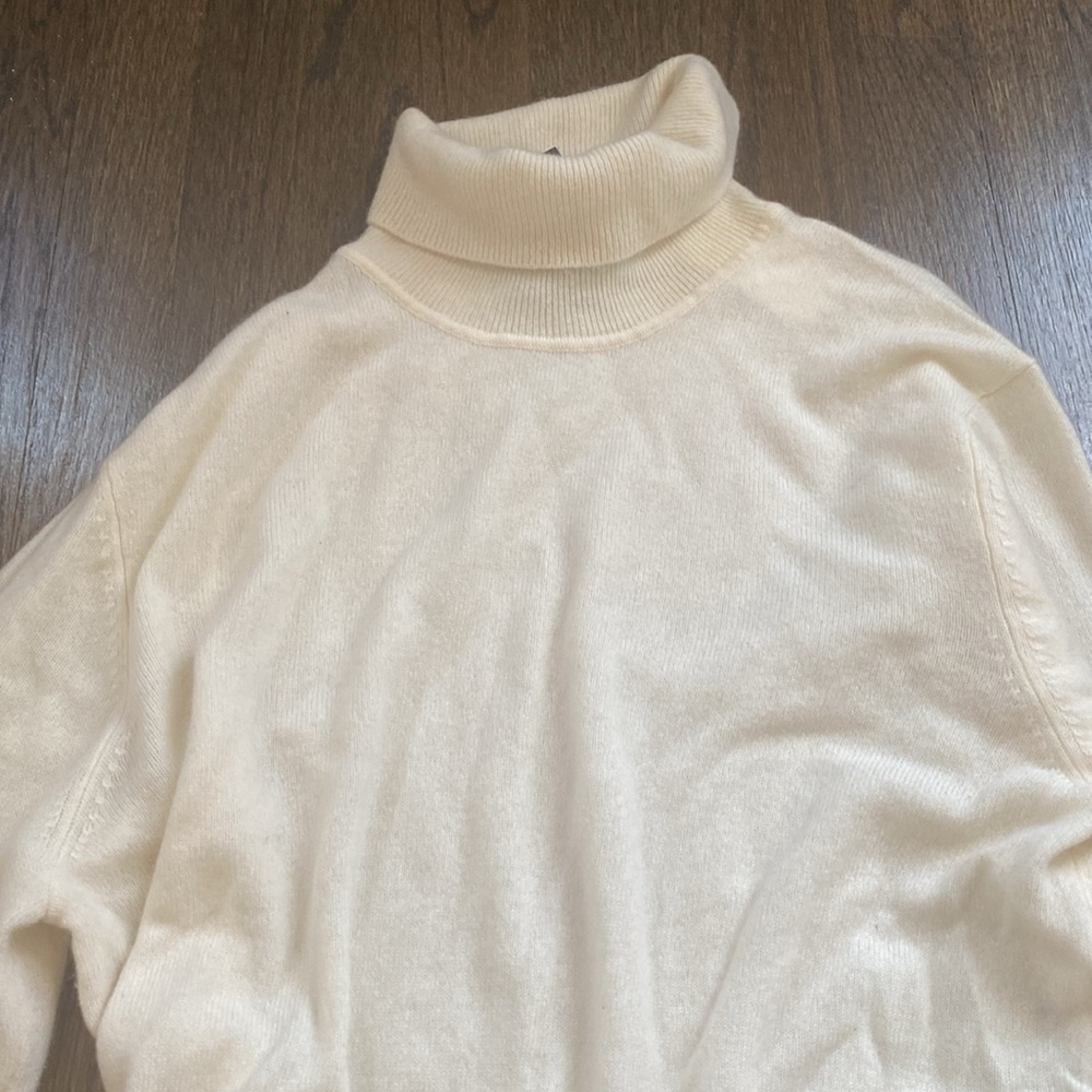 Club Room Luxury Ivory Cashmere Sweater - Picture 4 of 8